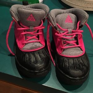 Nike girl boots
